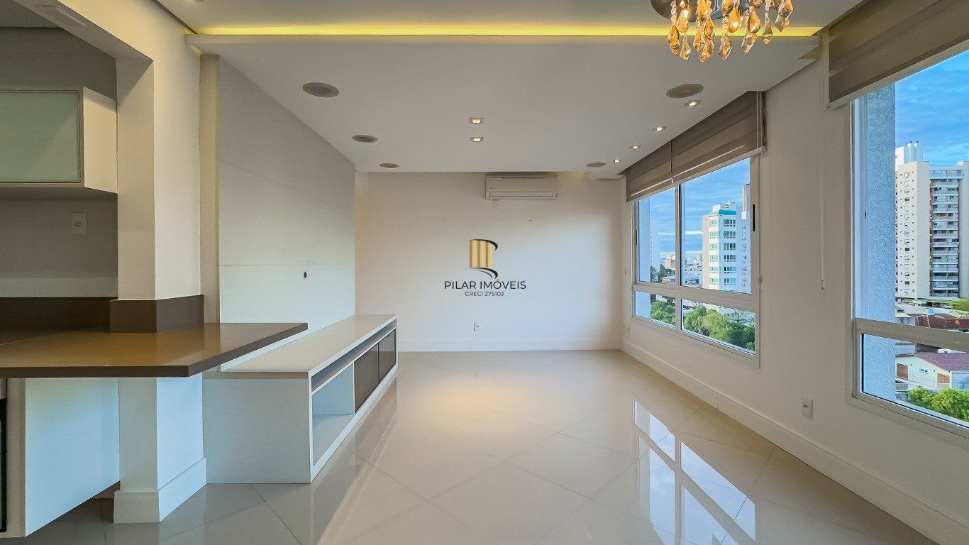 Apartamento com 3 quartos (1 suíte) e 2 vagas no Bairro Passo da Areia.