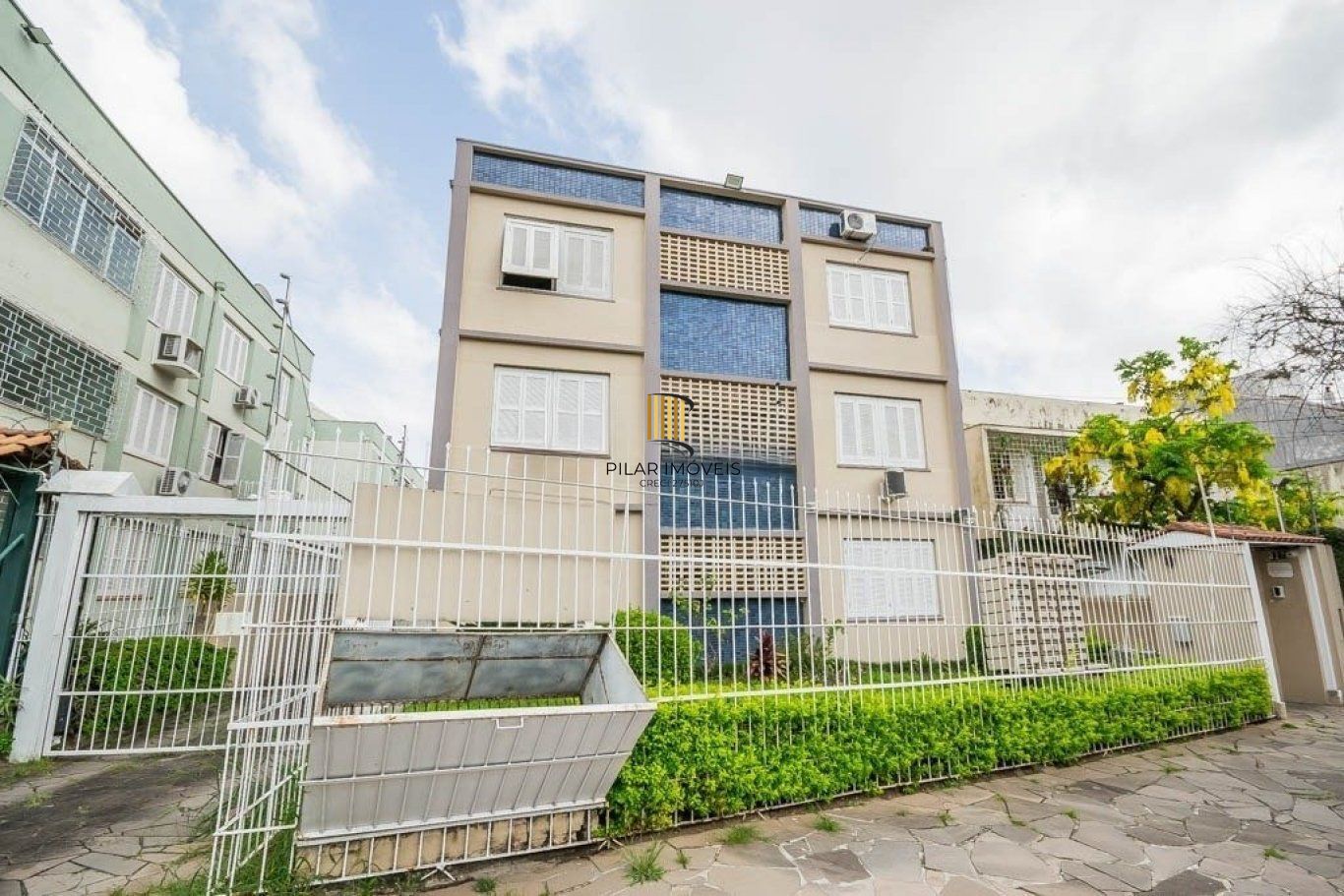 Apartamento à venda com 2 quartos 75 m² no Bairro Menino Deus