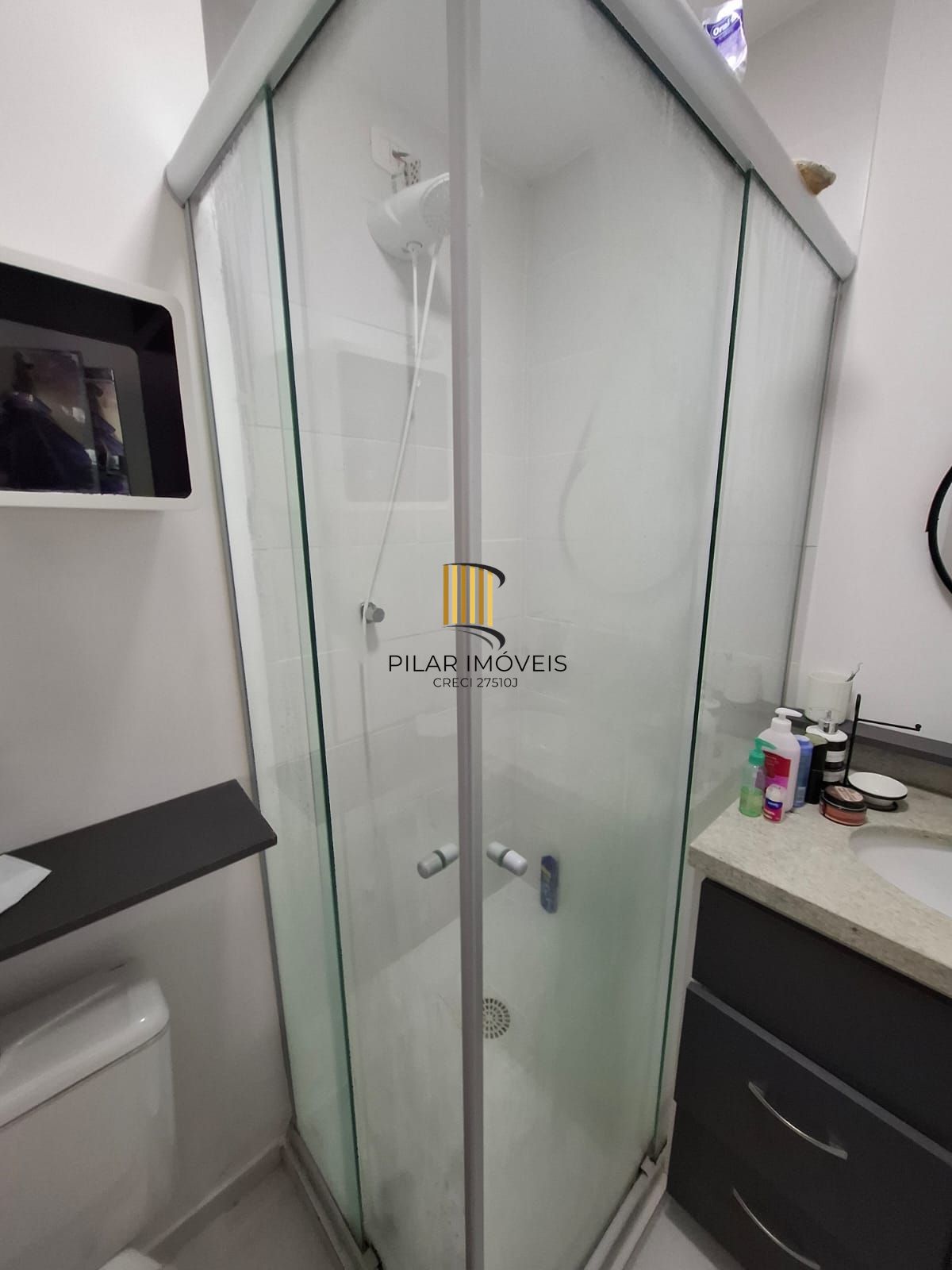 Casa de condomínio com 2 quartos, vaga e pátio no bairro parque Santa Fe