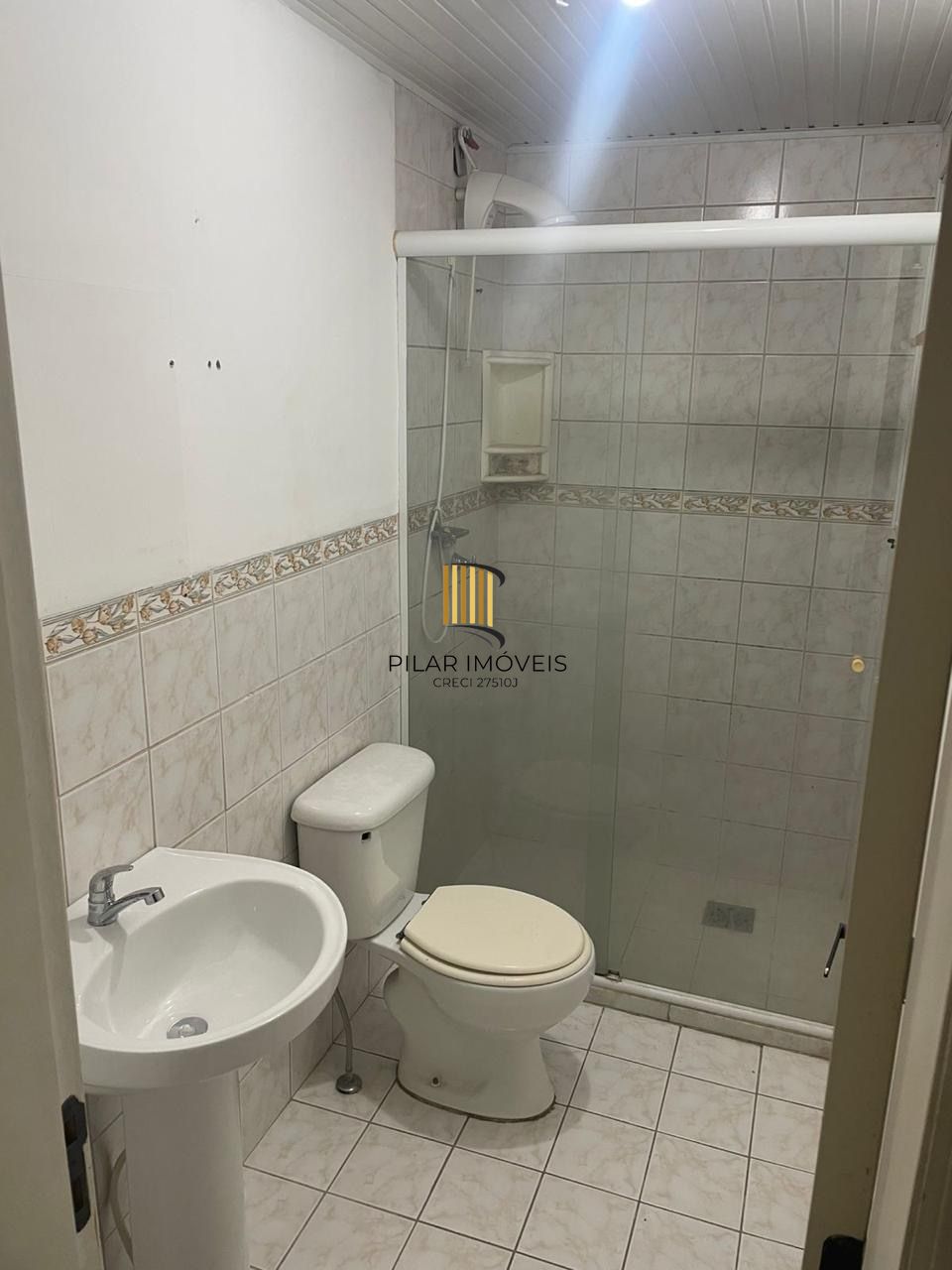 Apartamento de 2 quartos Humaitá Quarto andar com cozinha
