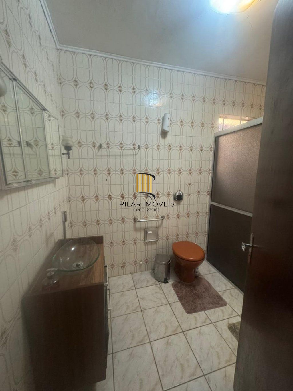 Casa de 5 dormitórios e 4 vagas de garagem em Canoas.