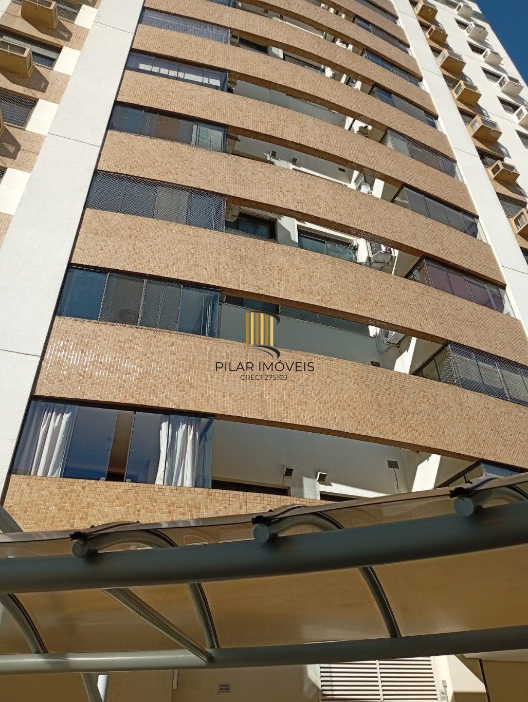 Apartamento de 3 dormitórios no bairro Menino Deus