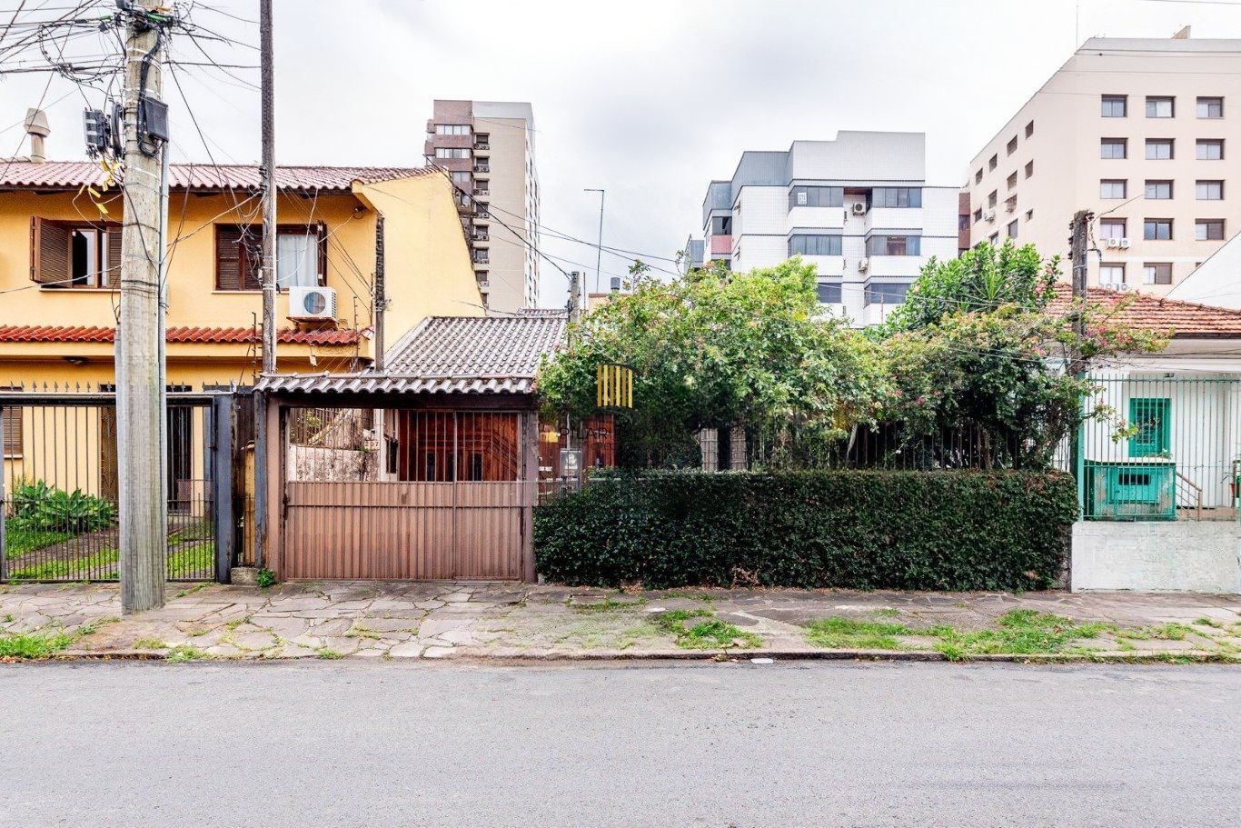 Casa com 3 suítes e 4 vagas no Bairro Boa Vista