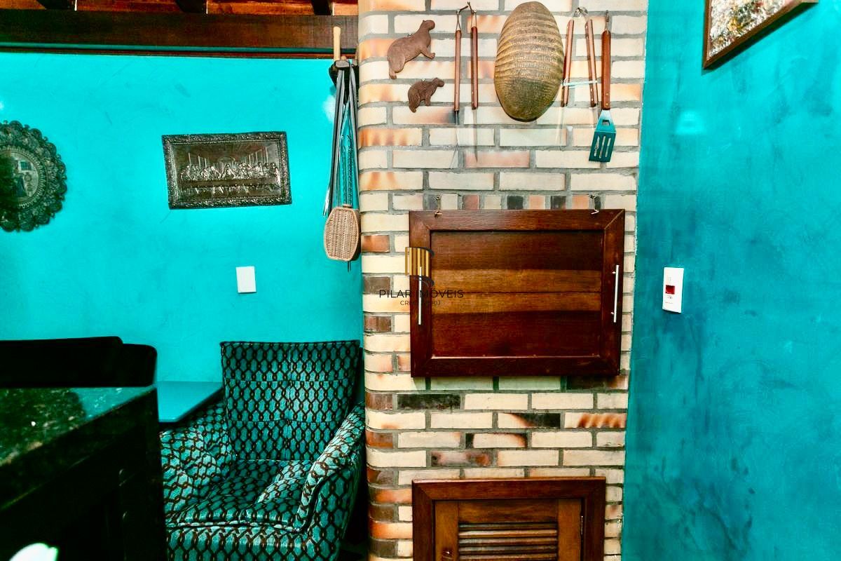 Casa 2 dormitórios 2 vagas cobertas em condomínio com Piscina Porto Alegre