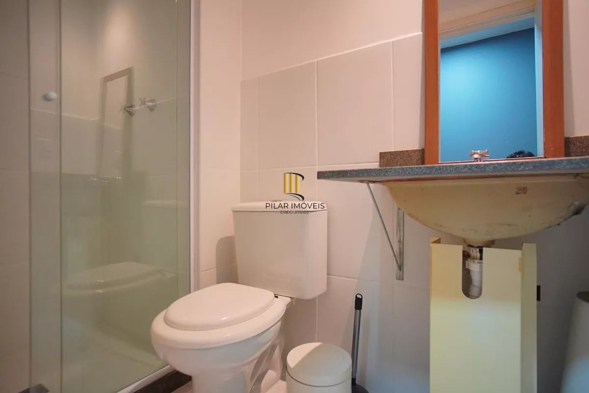 Apartamento 2 dormitórios suíte, elevador, infra e vaga coberta na Farrapos