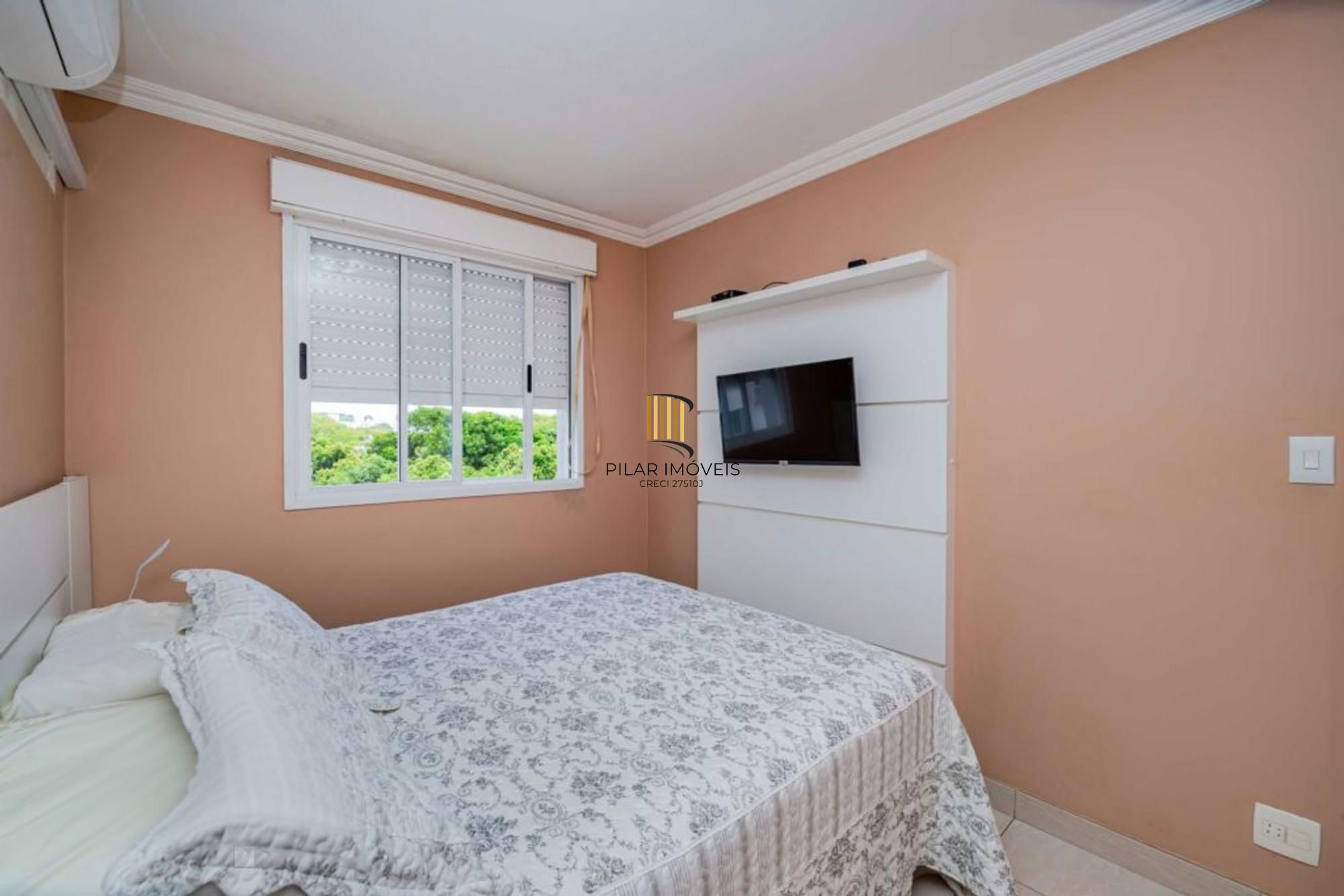 Apartamento semi mobiliado de 3 quartos, elevador, 1 vaga no bairro Cavalhada