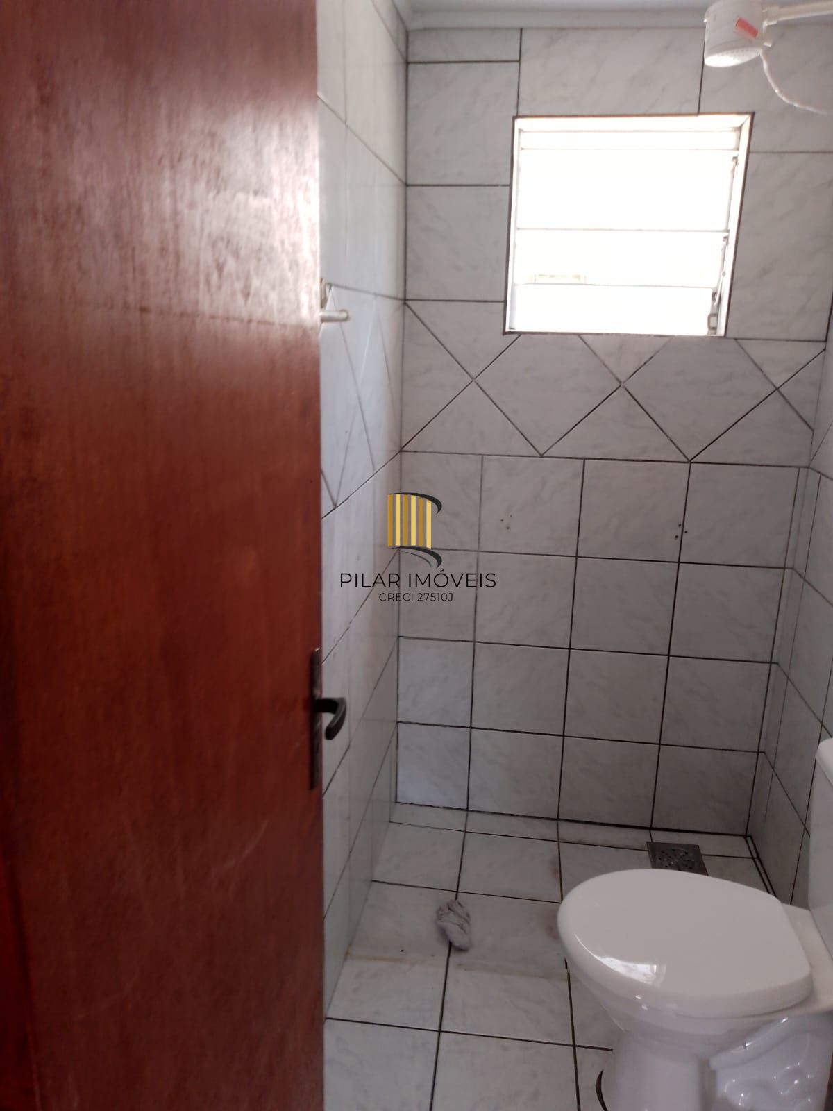 Apartamento térreo com 2 dormitórios no Bairro Parque dos Maias
