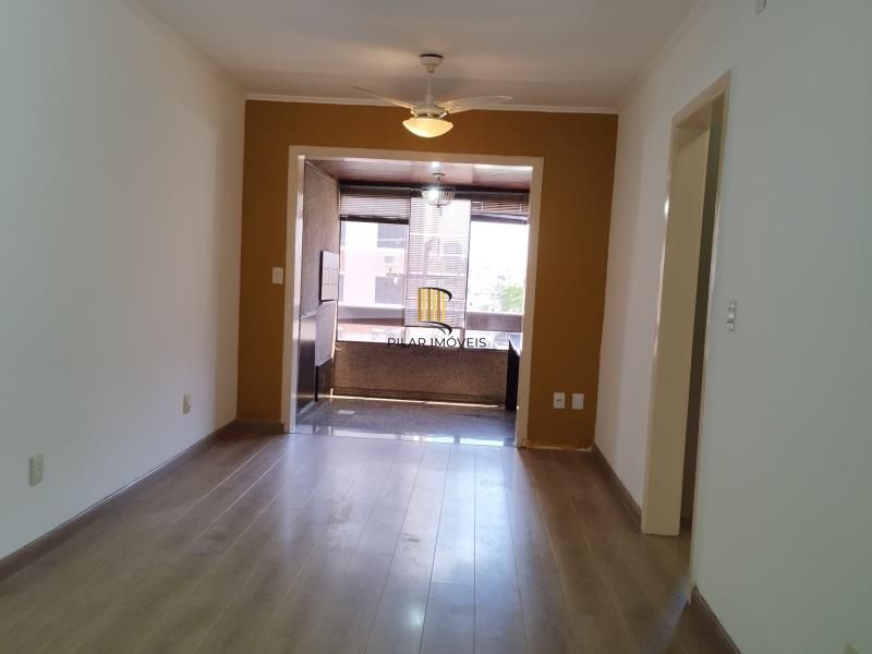 Apartamento 2 dormitórios, 1 vaga, churrasqueira e elevador no Cristo Redentor.