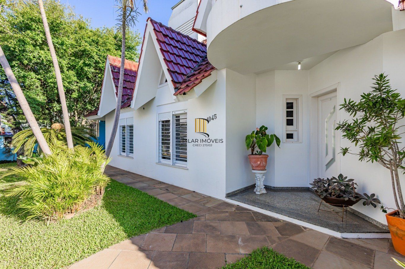 Casa com 3 dormitórios, 2 vagas de garagem no bairro Marechal Rondon em Canoas.