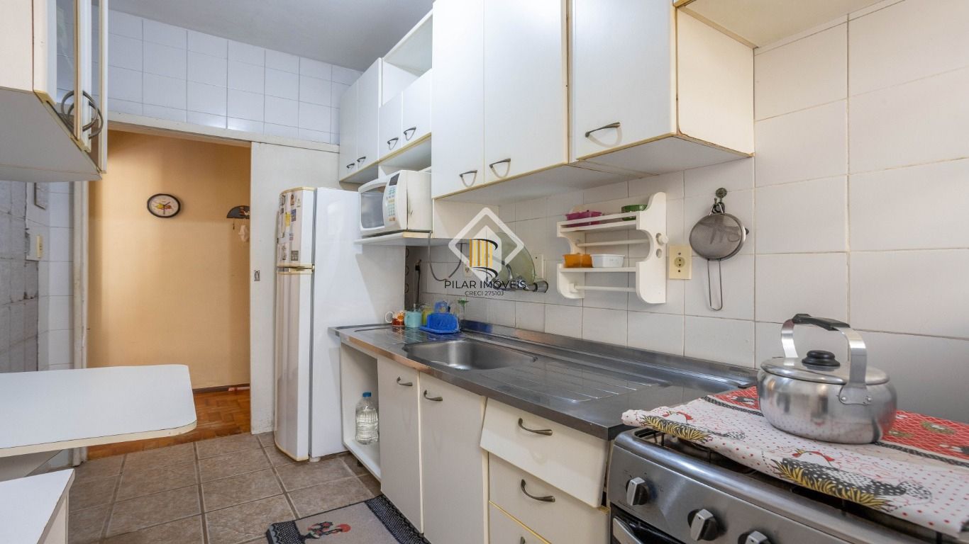 Apartamento térreo com pátio à venda no Bom Fim – 2 dormitórios e dependência