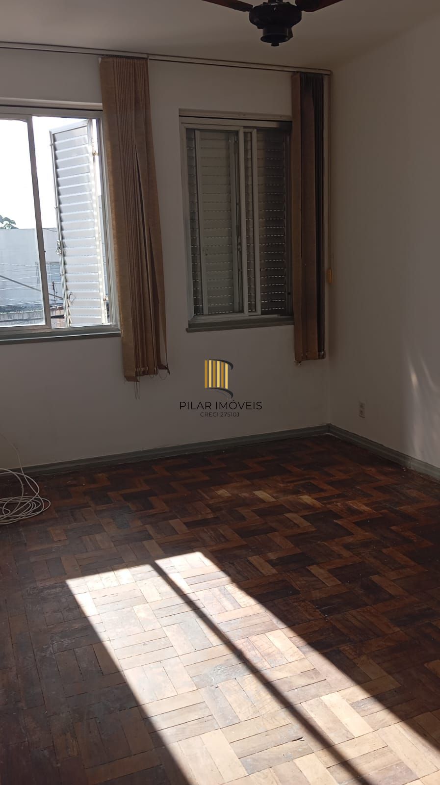 Apartamento à venda com 2 quartos 51 m² no Bairro Passo da Areia