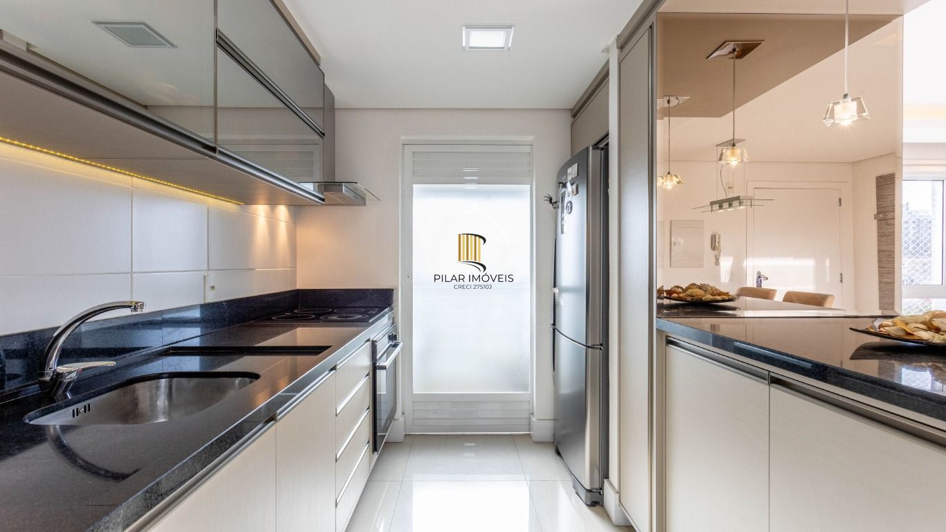 Apartamento semi mobiliado com 2 quartos de bairro Petrópolis