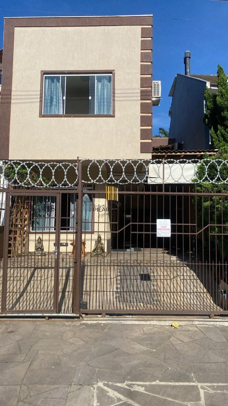 Casa com 156m², 4 dormitórios, 3 vagas no Ecoville.