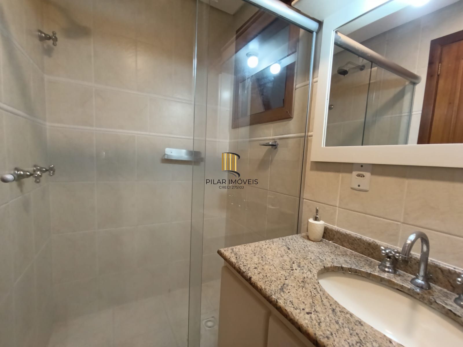 Apartamento de 3 quartos, elevador e 2 vagas no bairro Jardim Lindóia.