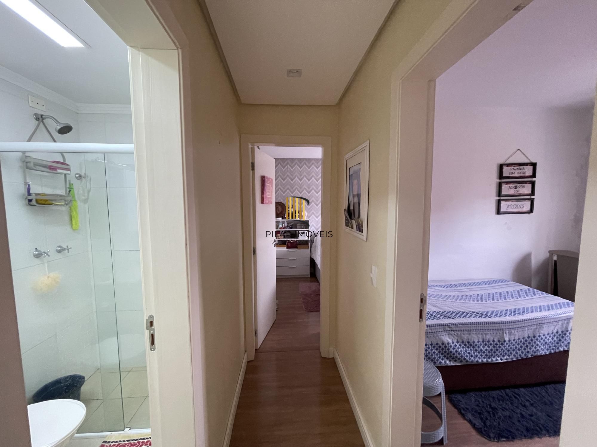 Apartamento mobiliado com 2 dormitórios e 1 vaga de garagem na Rua Sadi Castro.