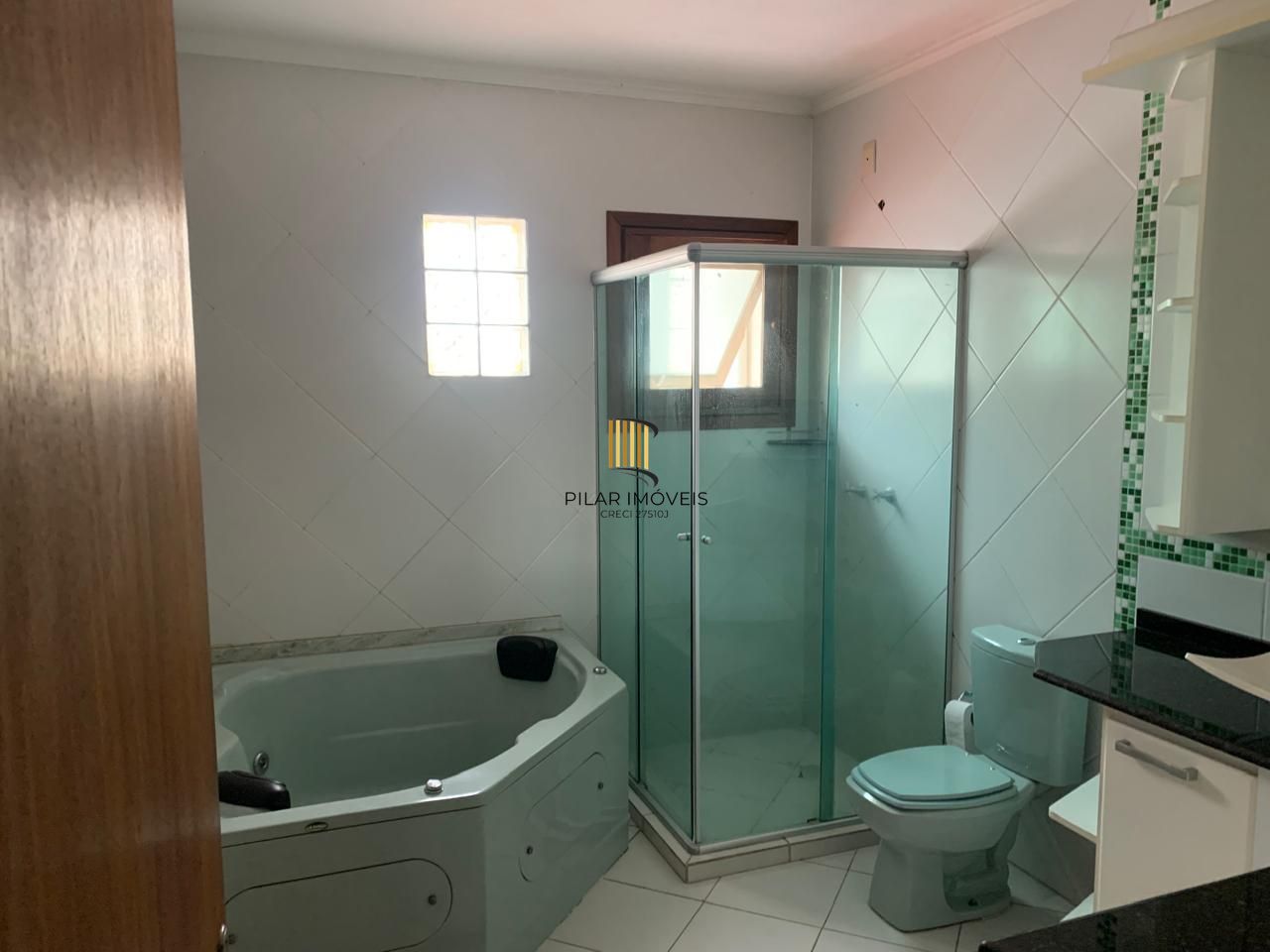 Casa em condomínio de 3 dormitórios e 1 vaga de garagem  em Canoas.