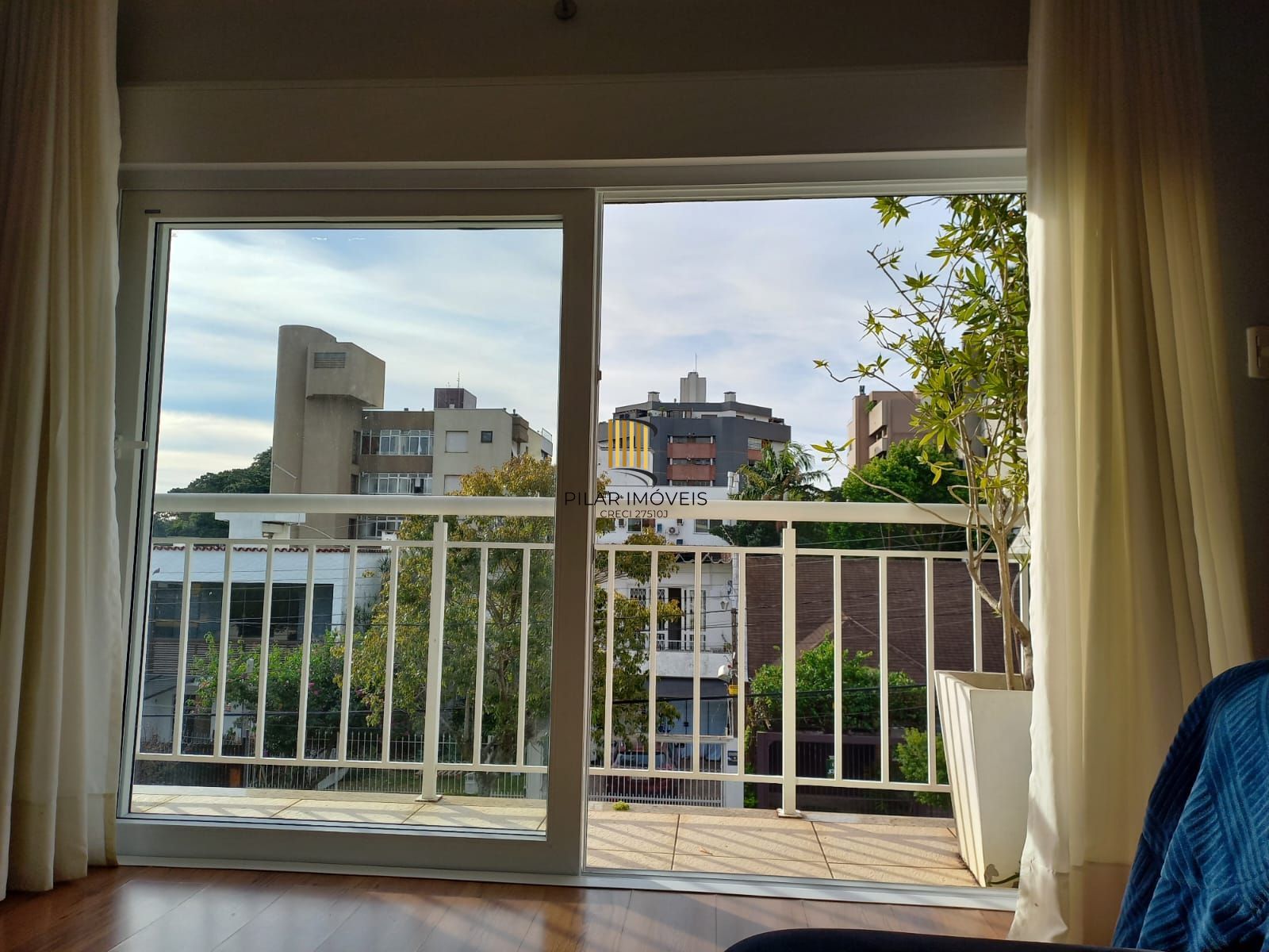 Casa com 4 dormitórios no Bairro Chácara das Pedras