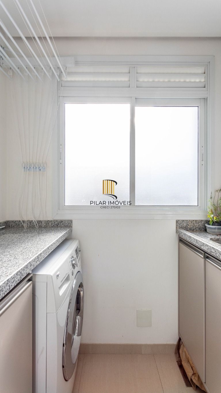 Apartamento semi mobiliado com 2 quartos de bairro Petrópolis