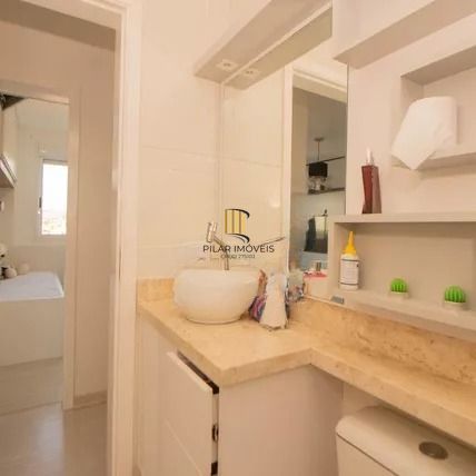 Apartamento com 2 quartos e 1 vaga e elevador no Bairro São Sebastião