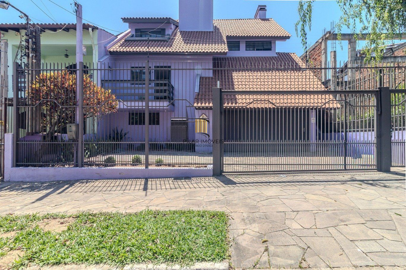 Casa com 3 quartos, vaga, piscina, Juncker e com patio no Jardim Planalto - Pilar Imóveis