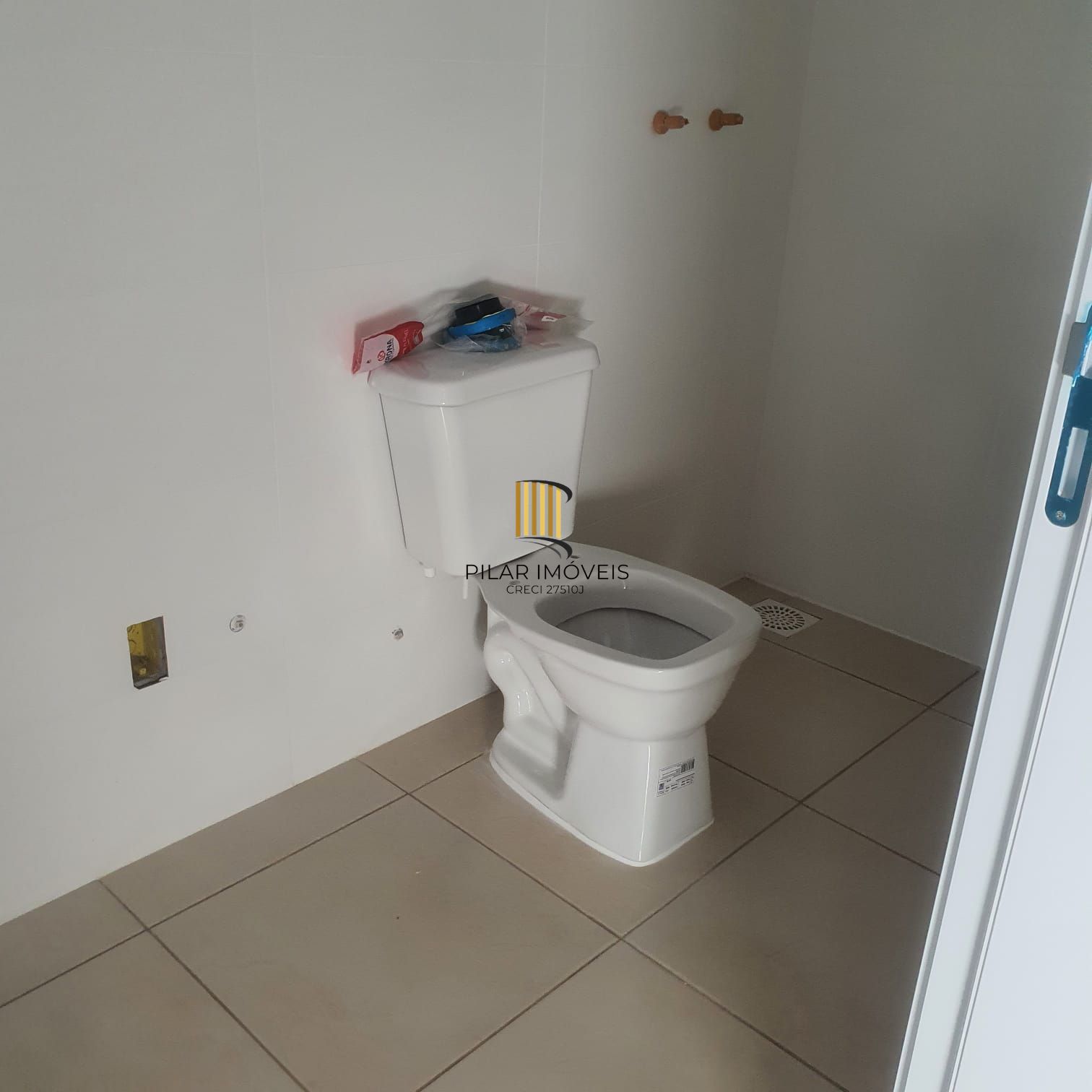 Casa geminada com 2 quartos e vaga de garagem no bairro Cruzeiro do sul