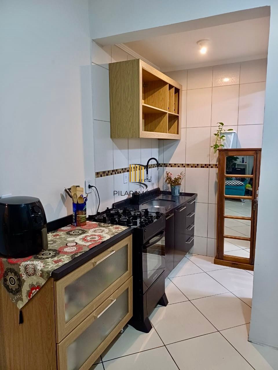 Apartamento de 2 quartos no andar térreo semi mobiliado em Gravataí