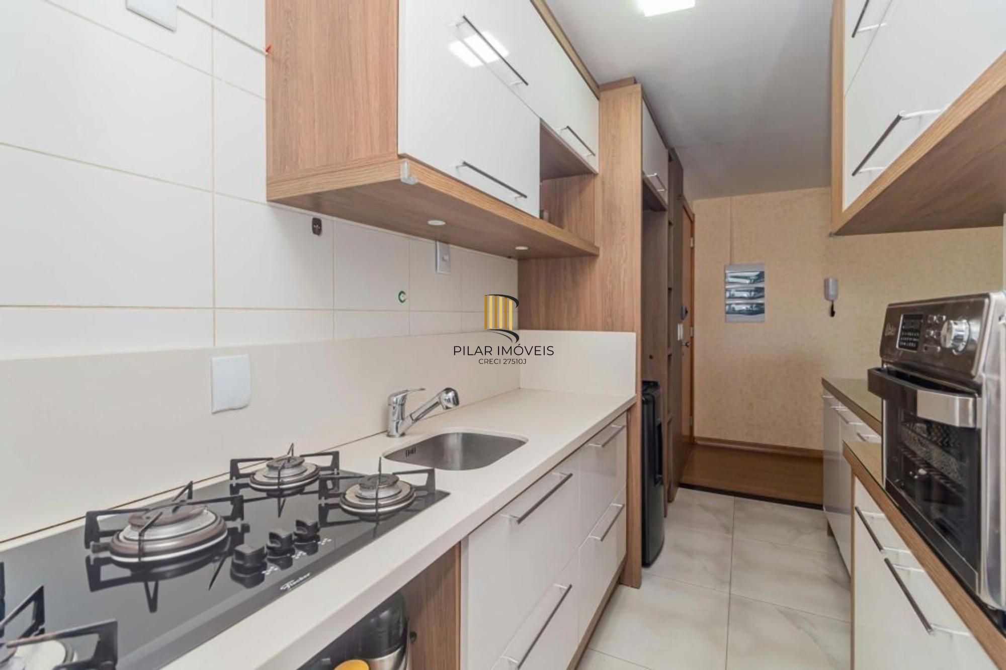 Apartamento com 2 quartos, vaga de garagem e elevador  no bairro Passo da Areia