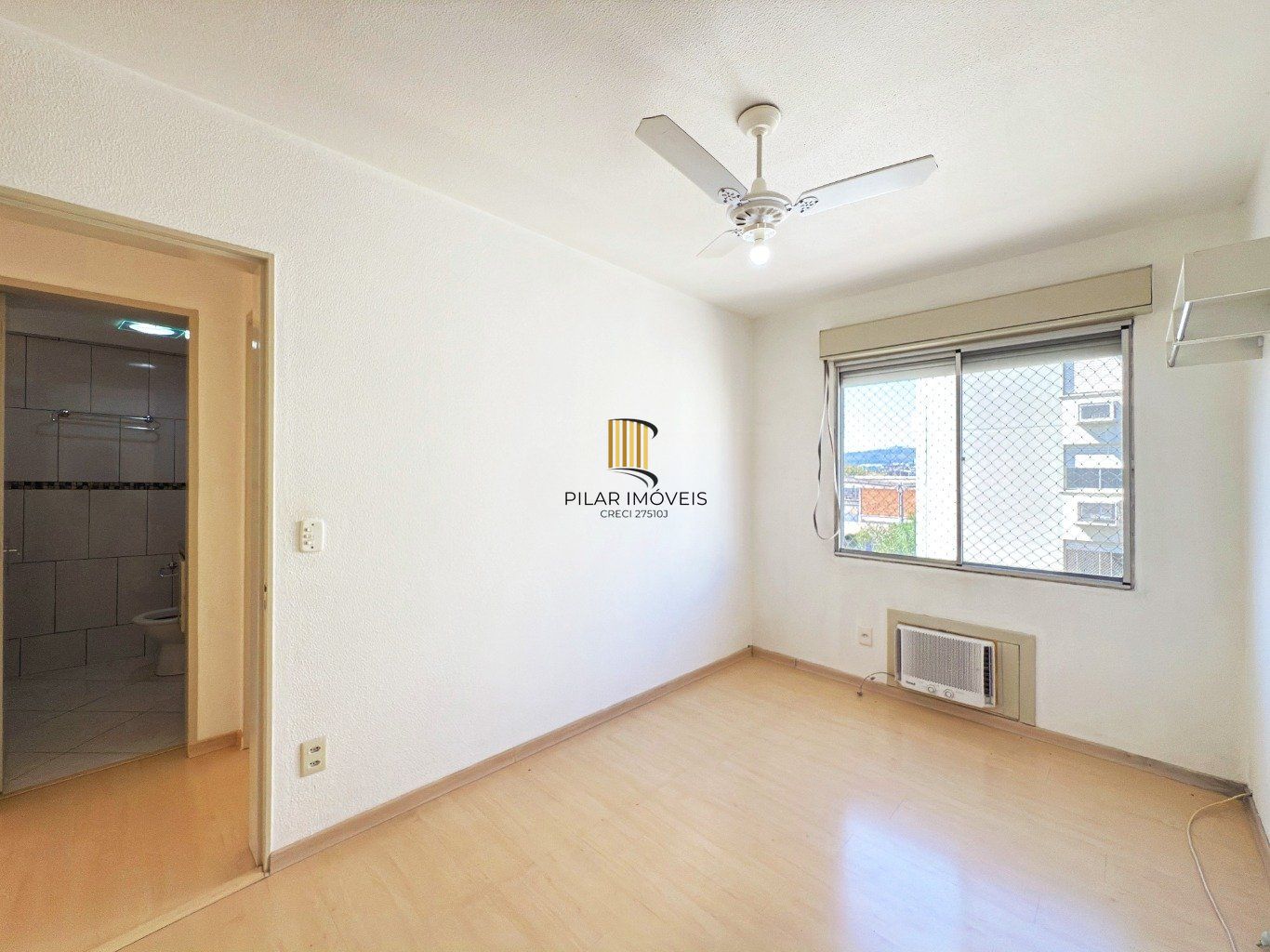 Apartamento com 2 quartos, vaga e elevador  no bairro Sarandi.