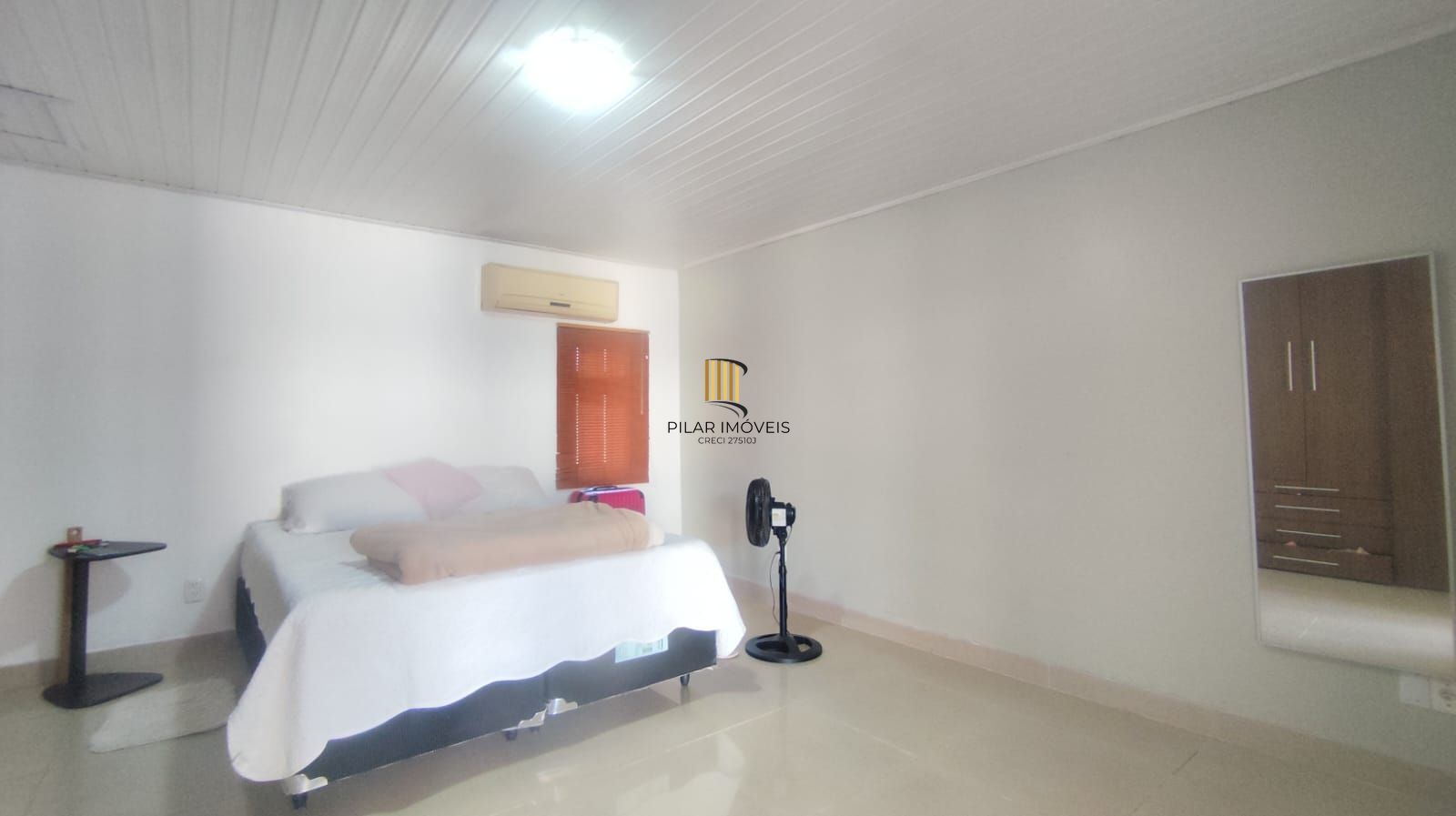 Casa térrea de 3 quartos, suíte, 3 vagas no bairro Santa Fé