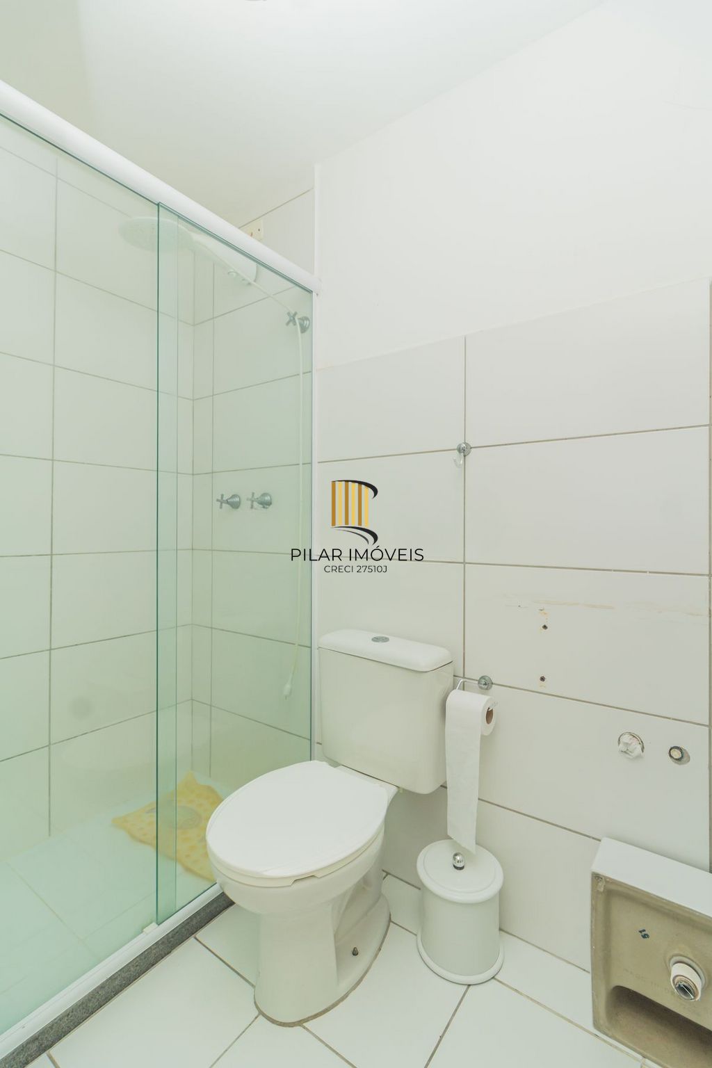 Apartamento com 2 quartos e 1 vaga de garagem no Bairro Sarandí