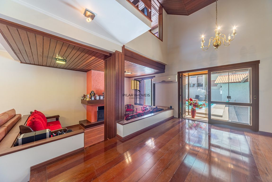 Casa com 4 quartos, piscina, vaga, churrasqueira e Sacada no bairro Jardim Itu