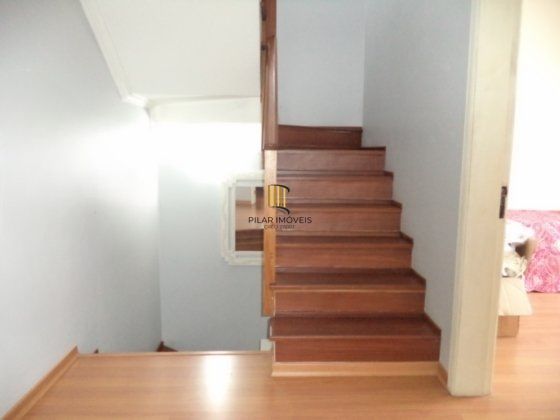 Casa com 4 dormitórios, 1 suíte, 260 m² privativos, 3 vagas no Ecoville.