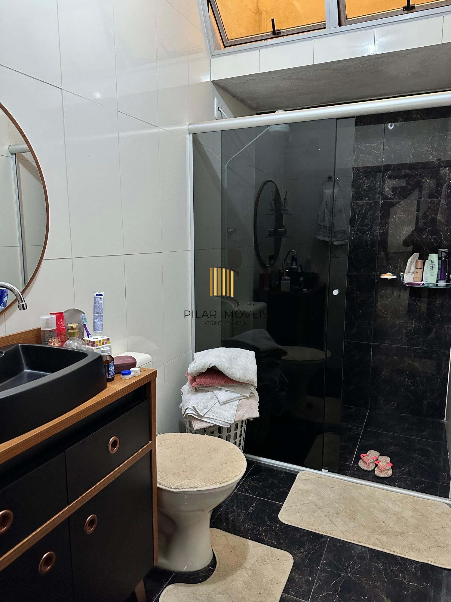 Casa com 3 quartos e 220m² à venda em Parque Santa Fé, Porto Alegre.