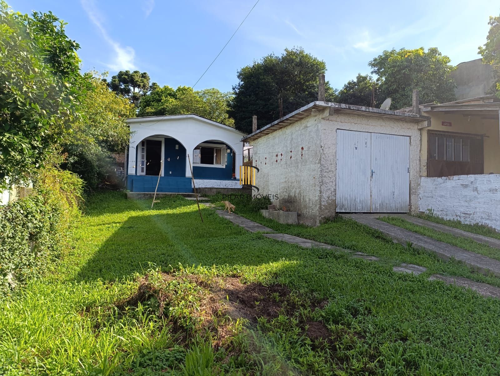 Casa de 2 quartos , pátio, 1 vaga no bairro Lomba do Pinheiro