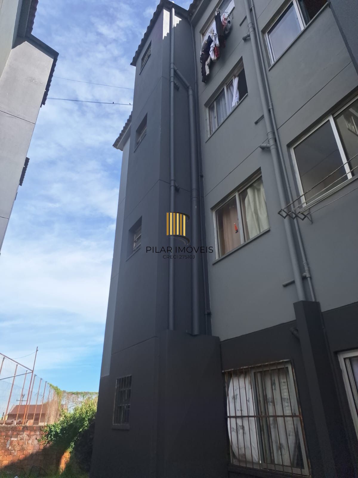 Apartamento 2 dormitórios 1 vaga de garagem no Bairro Maria Regina Alvorada