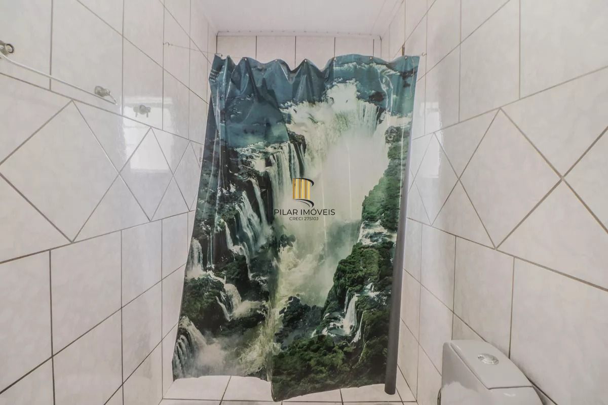 Casa e loja à venda com 300m², 3 quartos e 3 vagas no Rubem Berta
