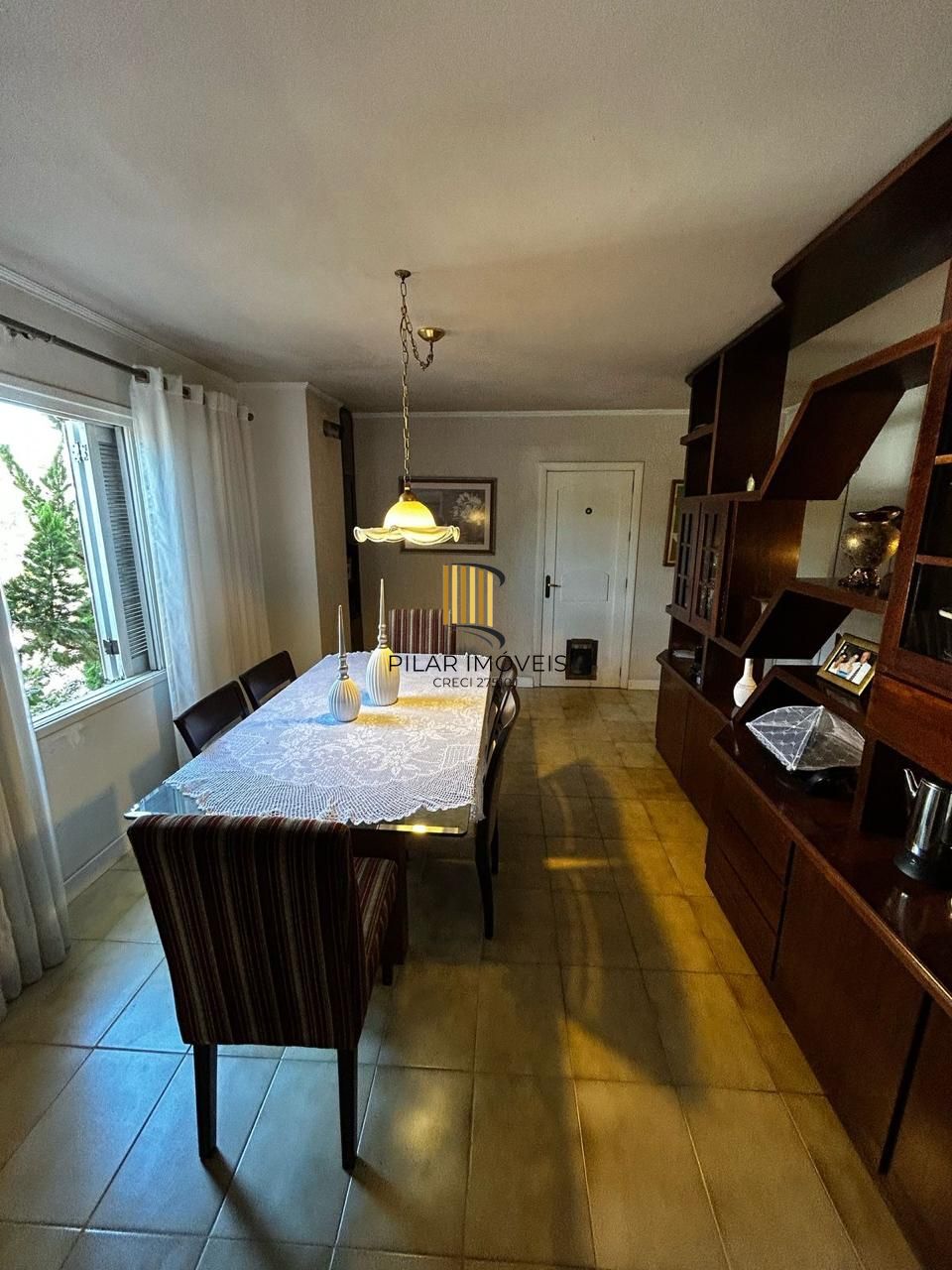 Casa de Esquina com 5 dormitórios com lago ornamental em Taquara