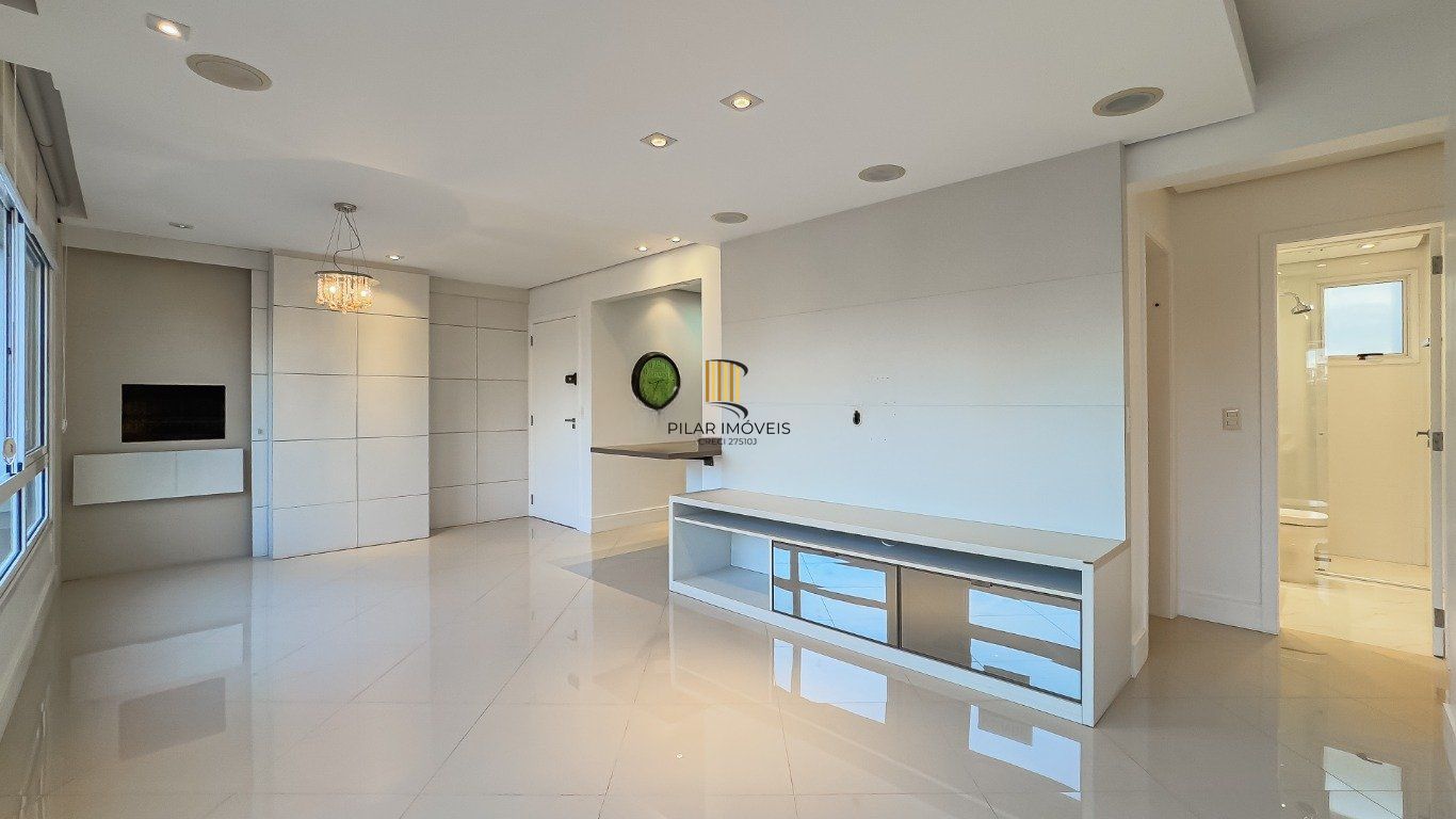 Apartamento com 3 quartos (1 suíte) e 2 vagas no Bairro Passo da Areia.