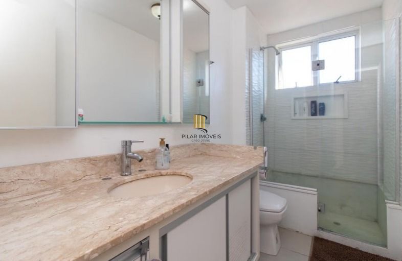 Apartamento de 2 quartos, 1 vaga no bairro Menino Deus