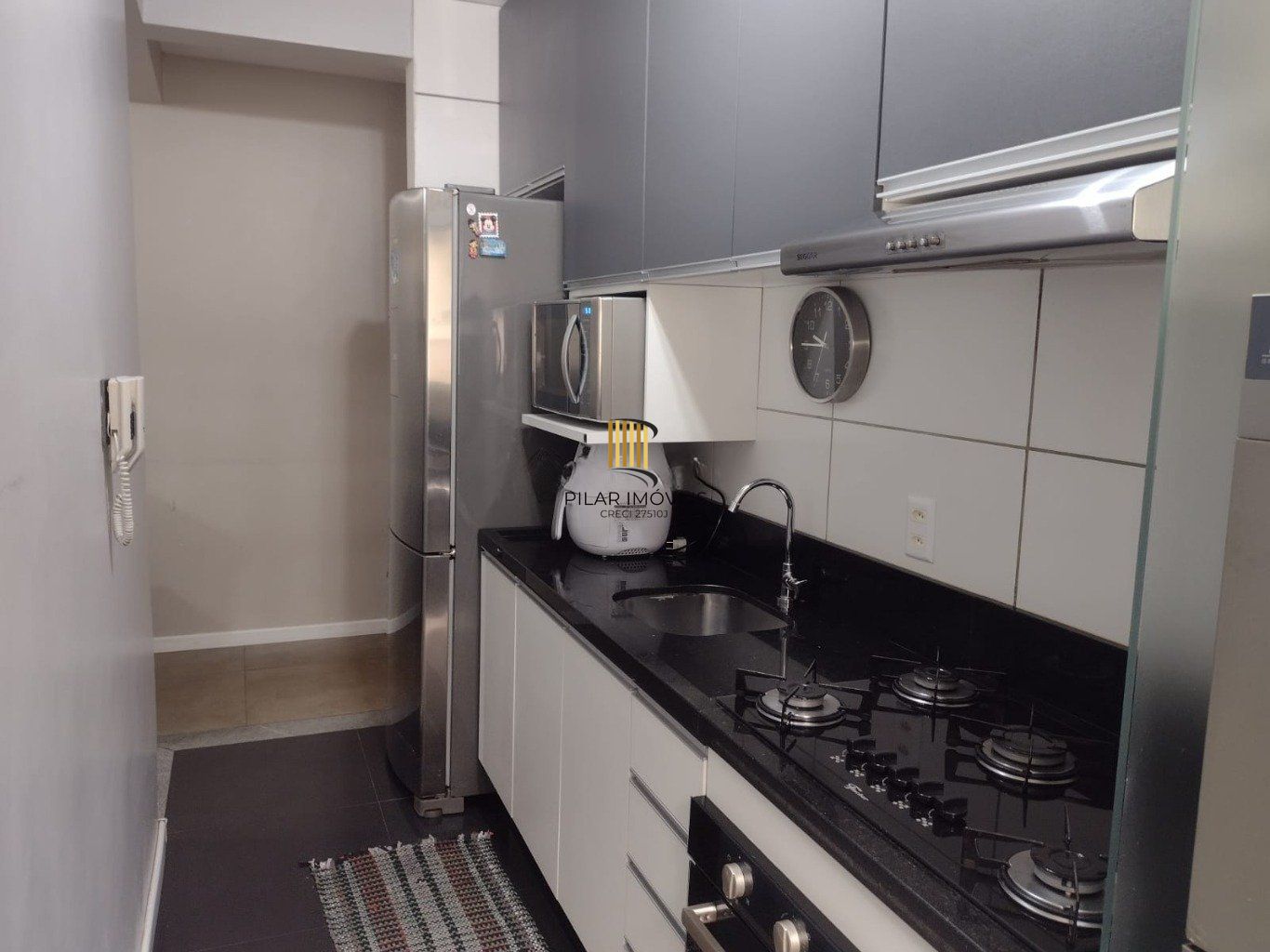 Apartamento 2 Dormitórios Térreo com Portaria 24h no Morro Santana