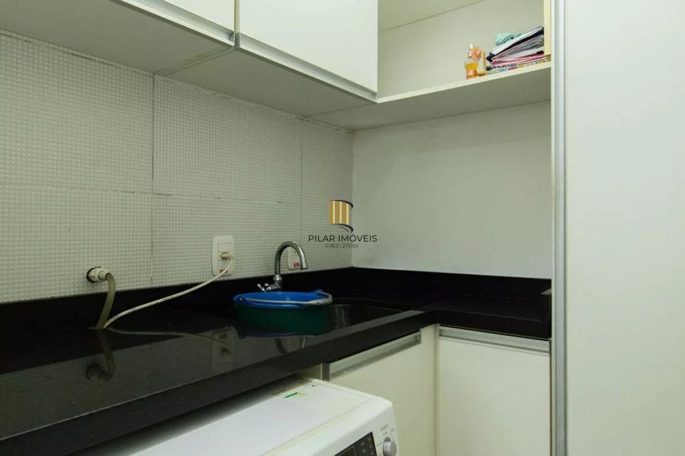 Casa de 3 dormitórios e 2 vagas de garagem em Canoas.