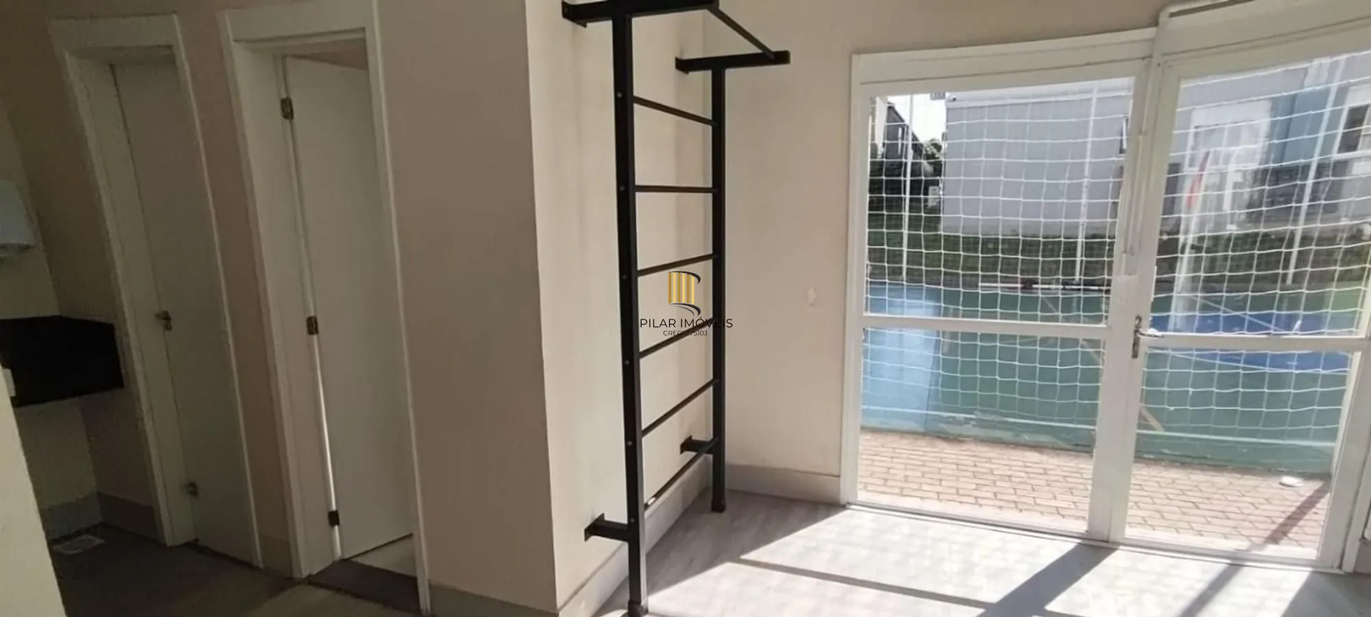 Apartamento de 2 dormitórios, piscina e 1 vaga de garagem em Canoas.