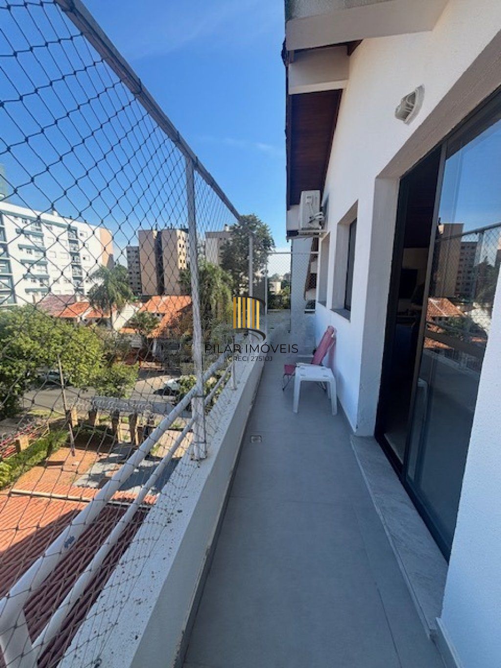 Cobertura de 3 dormitórios e 4 vagas de garagem no bairro Tristeza/Porto Alegre