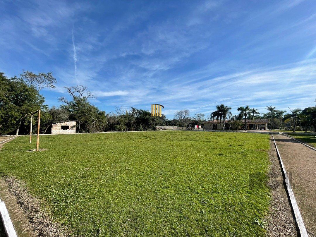 Sitio de 2 hectares no Bairro Lami