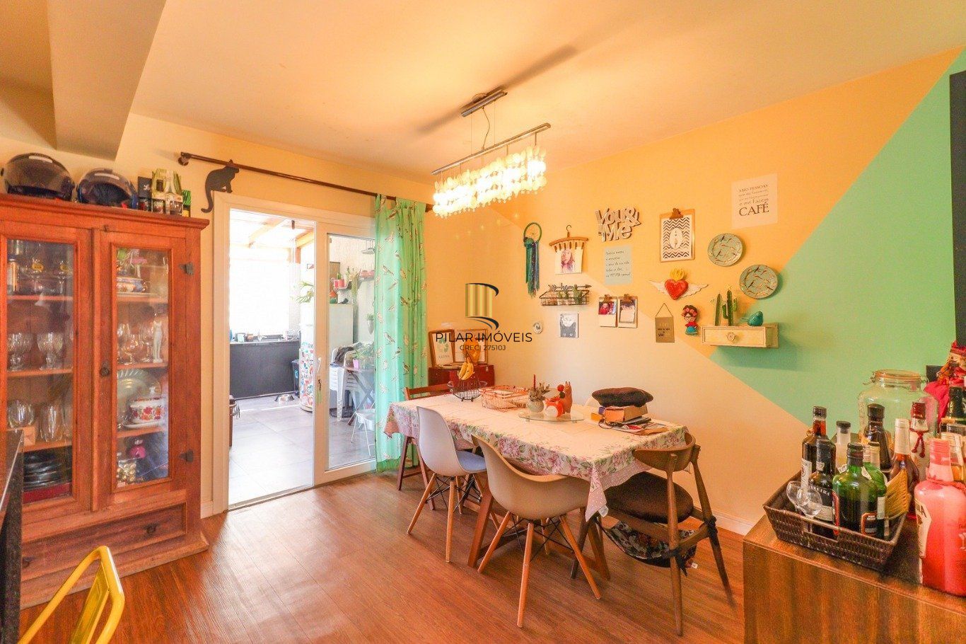 Casa em Condomínio com 3 Dormitórios e Energia Solar na Lomba do Pinheiro