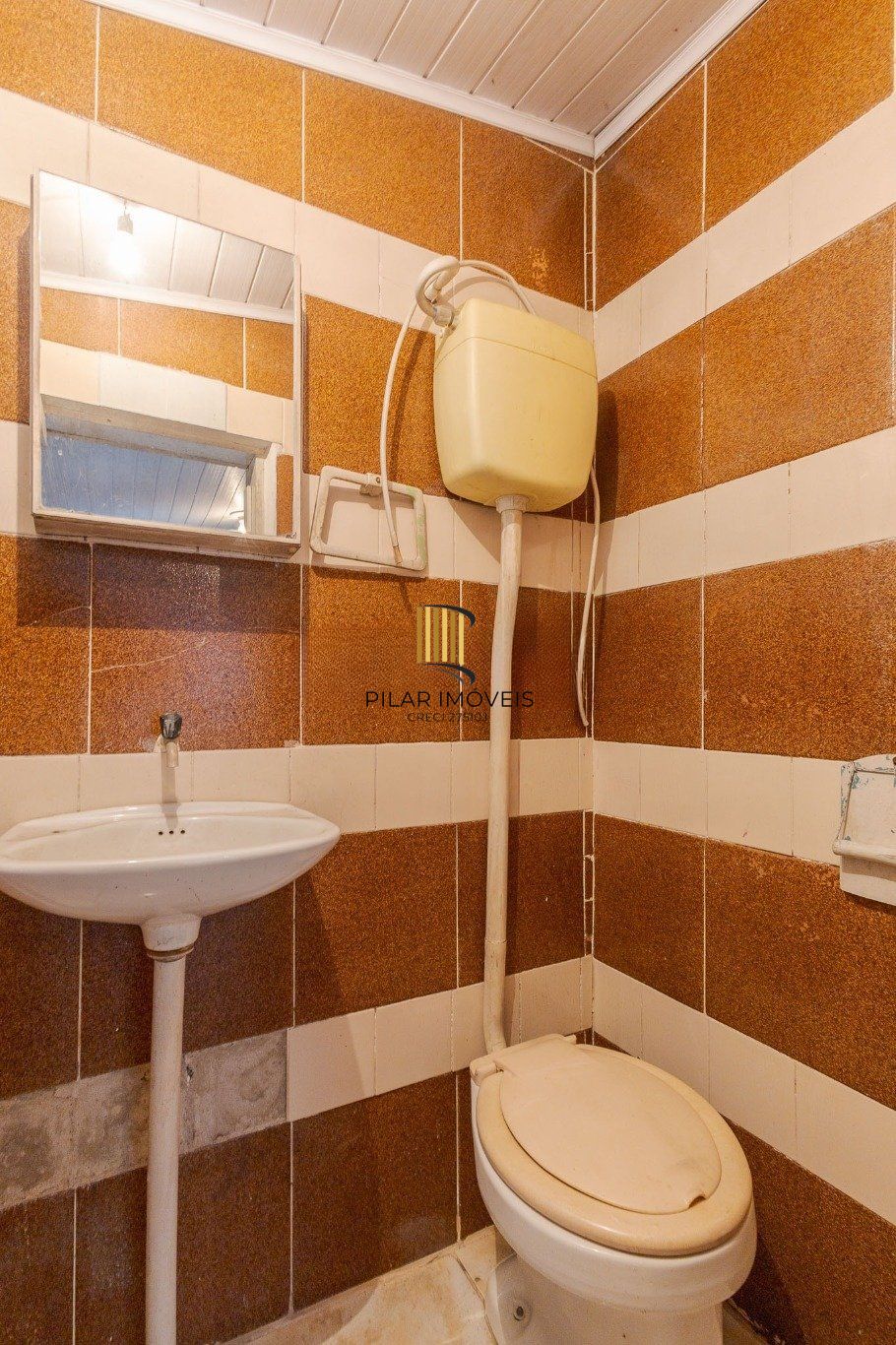 Casa de 3 dormitórios, 4 banheiros, 3 vagas de garagem no bairro Agronomia