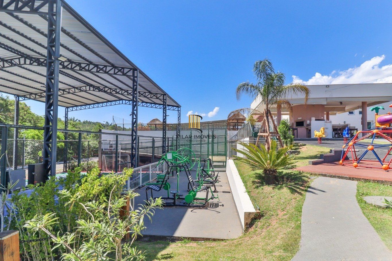 Casa em Condomínio com 3 Dormitórios e Energia Solar na Lomba do Pinheiro