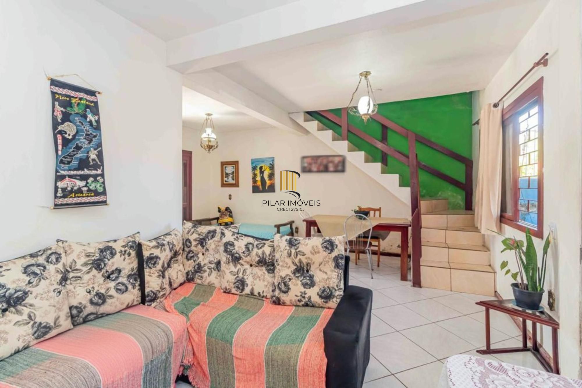 Casa com 4 quartos, 1 suíte , vaga de garagem e churrasqueira à venda em Sarandi.