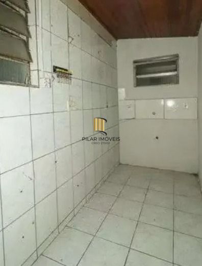 Casa de 3 quartos, 2 banheiros, 2 vagas no bairro Jardim Leopoldina