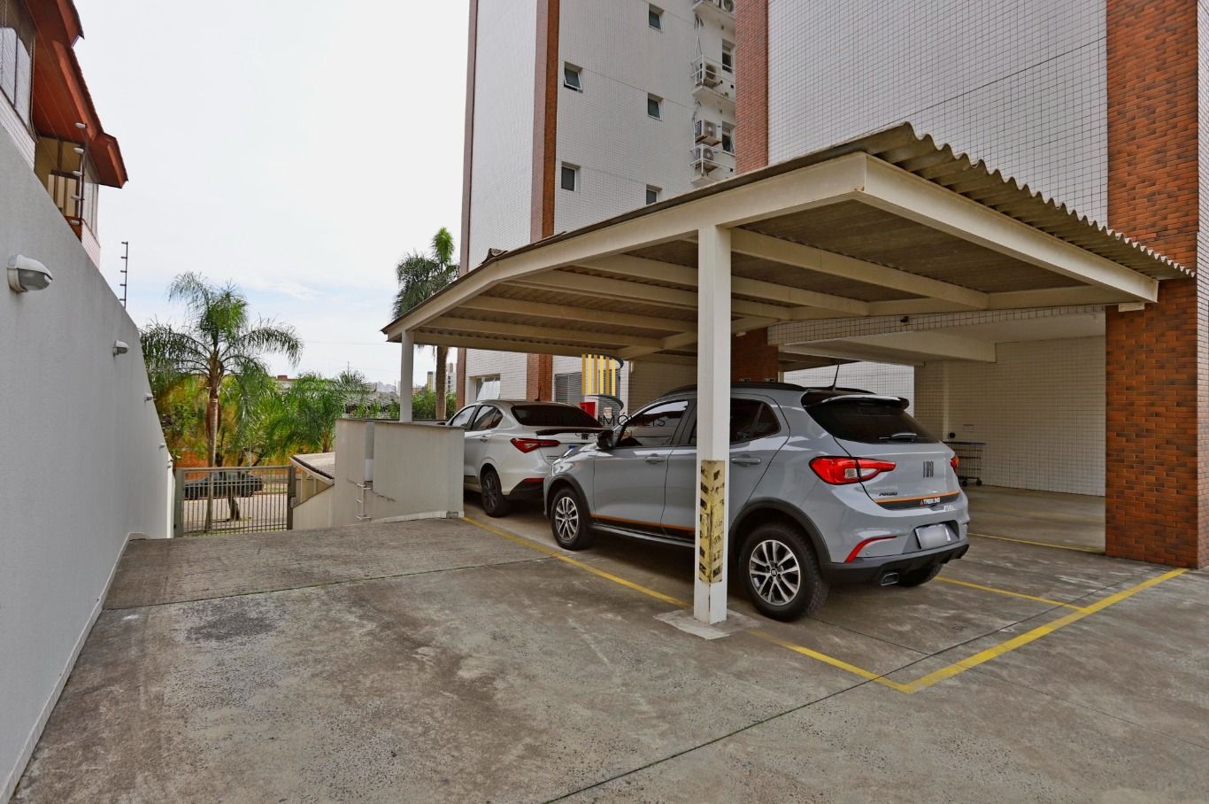 Apartamento com 2 quartos (1suíte) e 2 vagas de garagem no Bairro Santana